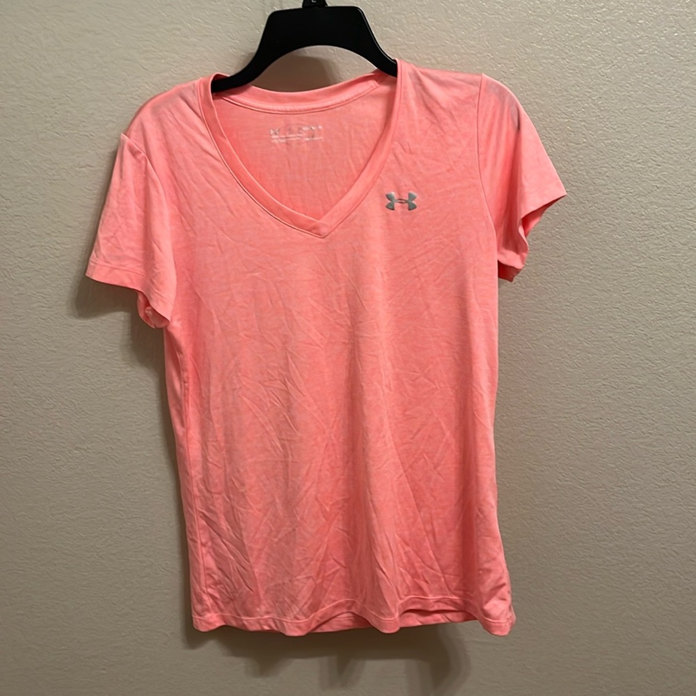 Women’s Under Armour Size M Workout Tee